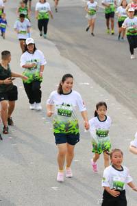 BIB: 226
                            <button type="button" onclick="openModal(3556215)" class="btn btn-primary btn-sm float-right btn-popup" data-toggle="modal" data-target=".modal-high-quality">
                        <i class="fas fa-shopping-cart"></i> Add to Cart
                    </button>
                                            <button type="button" onclick="isThisMe(3556215, true)" class="btn btn-success btn-sm float-right btn-popup btn-isme hidden" data-toggle="tooltip" data-placement="bottom" title="นี่คือรูปของคุณใช่ไหม คลิกที่นี่เพื่อเอาเข้าอัลบั้ม">
                        <i class="fas fa-plus"></i> Add to album
                    </button>
                    <button type="button" onclick="isThisMe(3556215, false)" class="btn btn-warning btn-sm float-right btn-popup btn-isnotme hidden">
                        <i class="fas fa-ban"></i> Remove from album
                    </button>